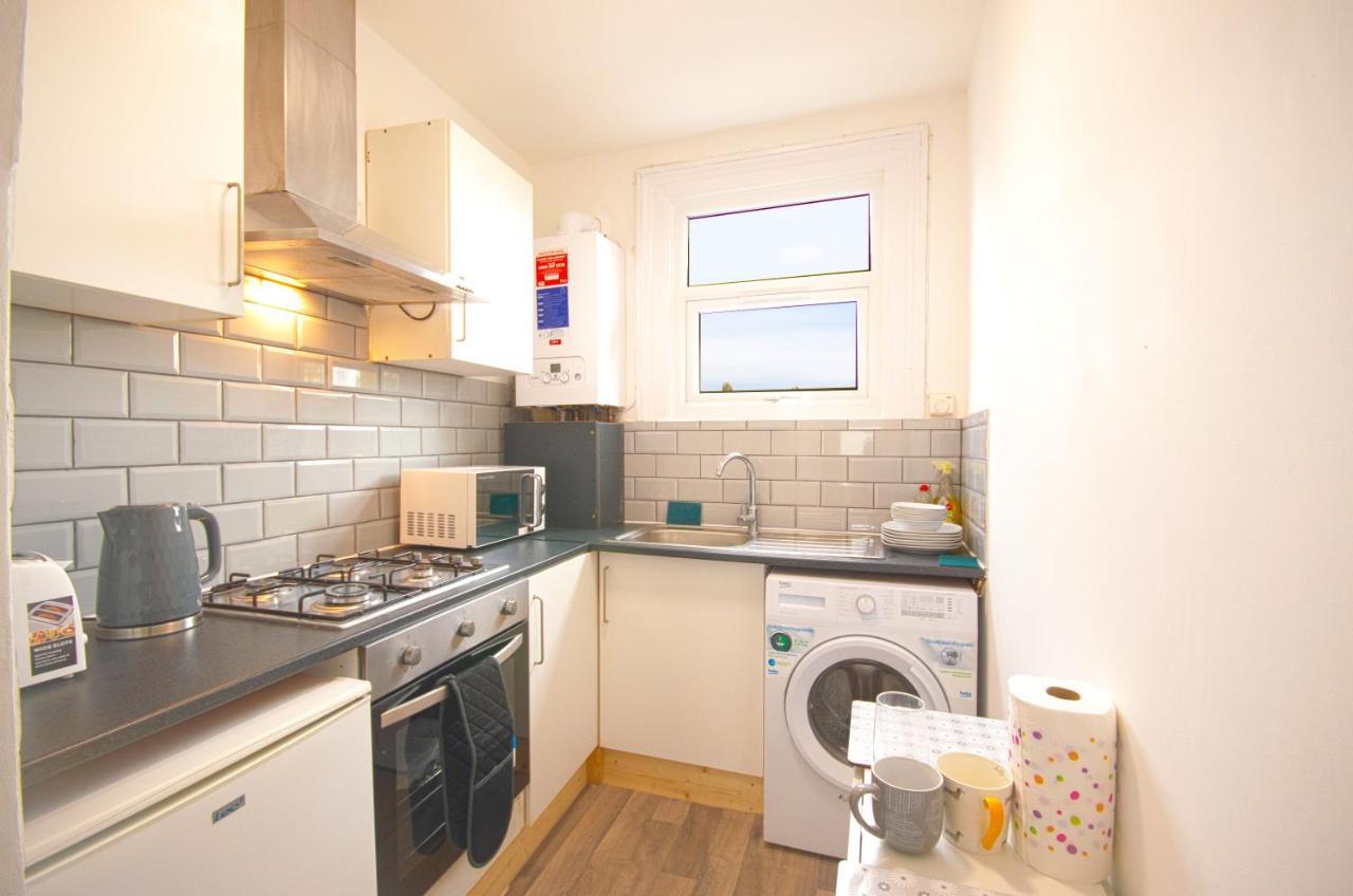 Cosy Family Home W/Wi-Fi, Parking, Self Check-In London Exterior photo